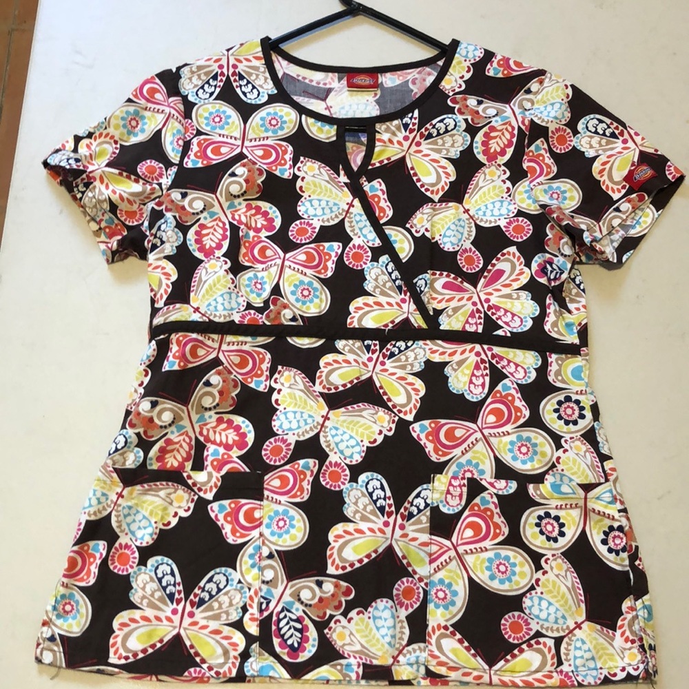 Scrub top